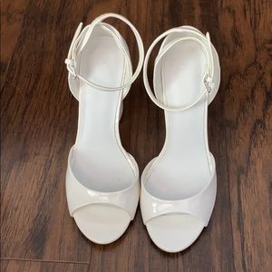 Zara white heals